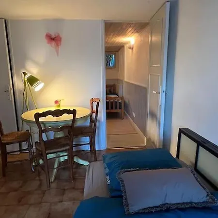 Apartment Triplex T4 83m2 Vue Avec Le Patio Et L'arrivee Autonome Bandol