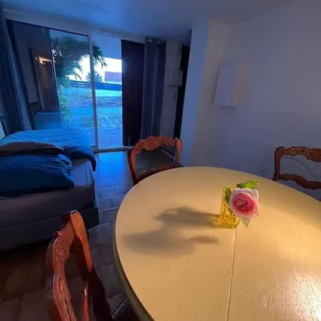 Apartment Triplex T4 83m2 Vue Avec Le Patio Et L'arrivee Autonome