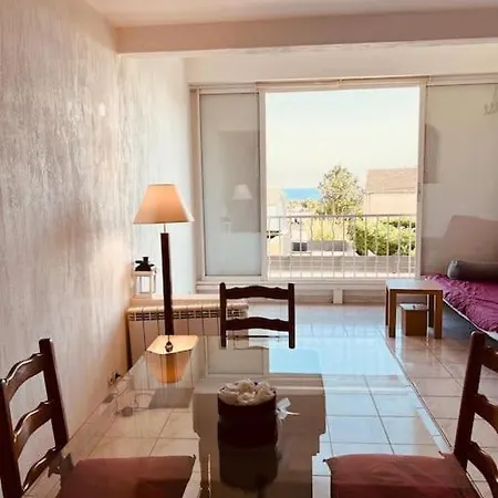 Triplex T4 83m2 Vue Avec Le Patio Et L'arrivee Autonome Apartment Bandol
